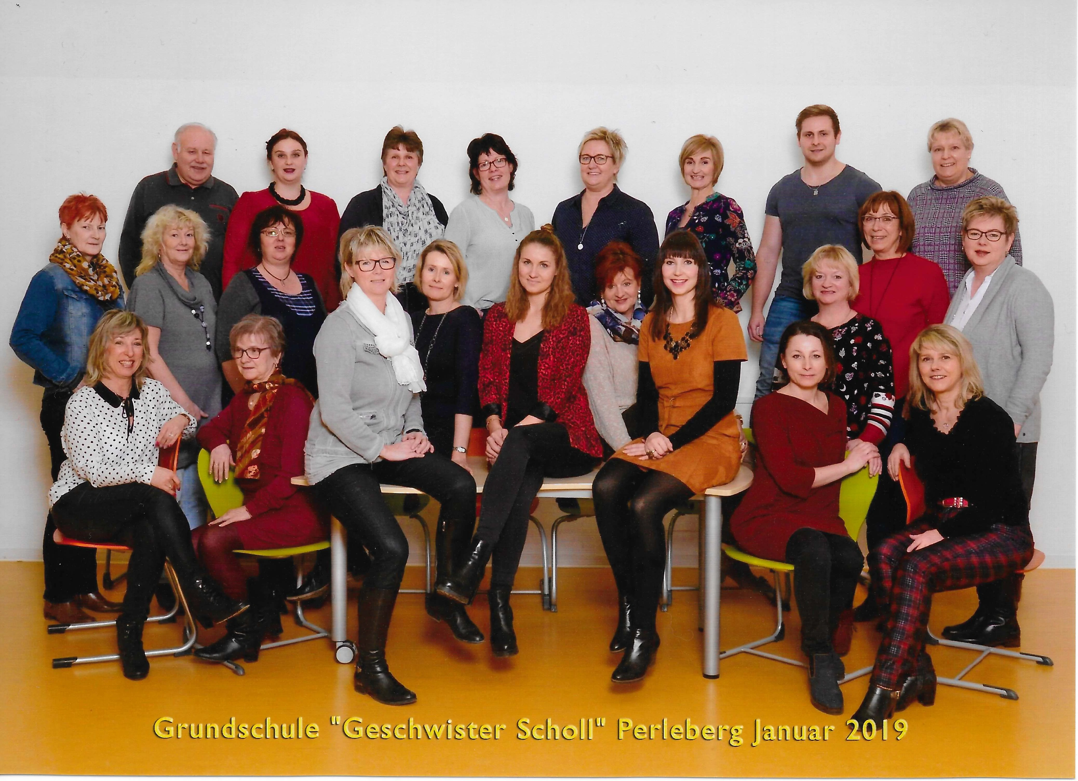 Das Kollgium der Grundschule Geschwister Scholl 2016